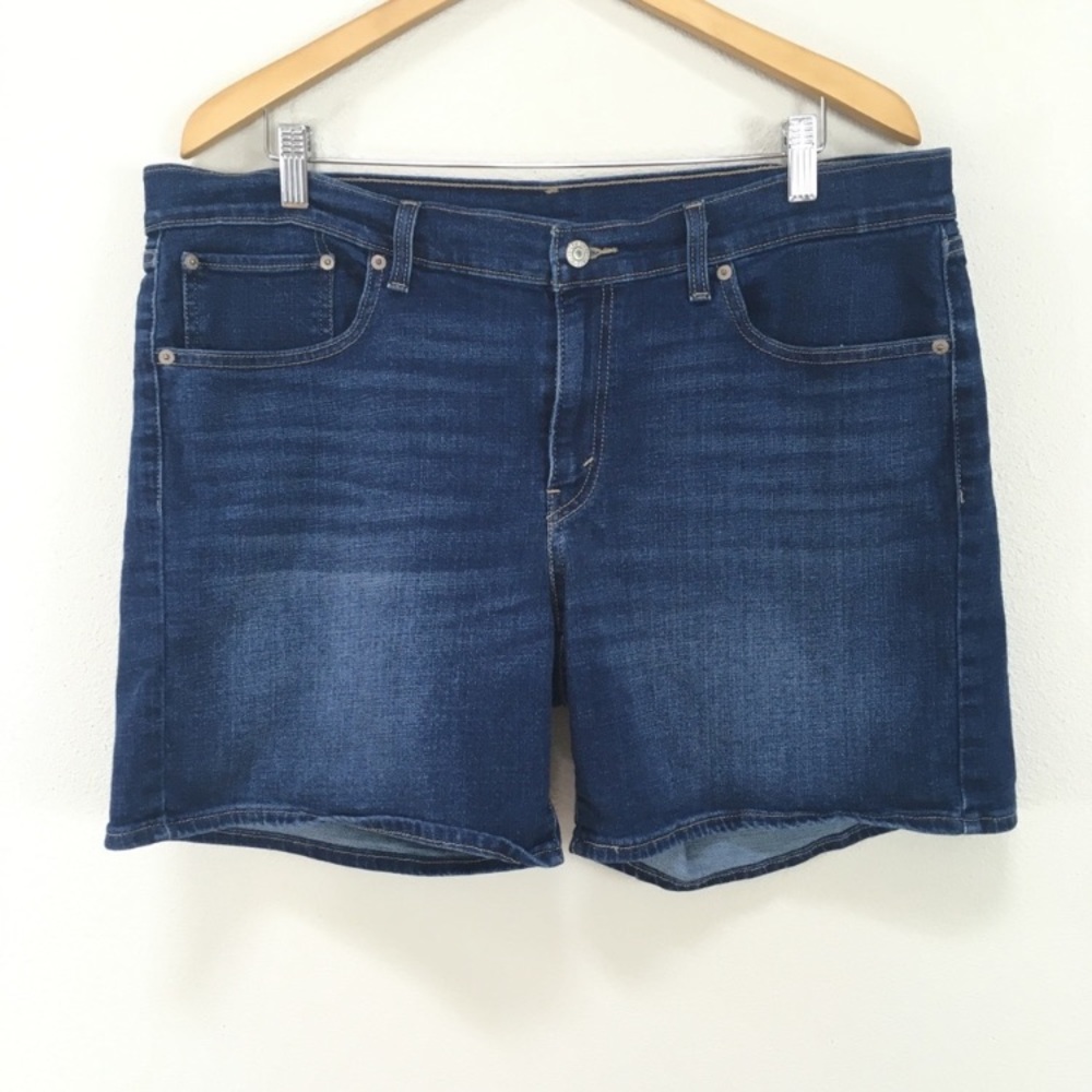 Levi’s Jeans Shorts Dark Wash Denim Women’s Plus Size 33